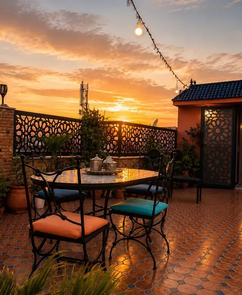 La terrasse au coucher du soleil